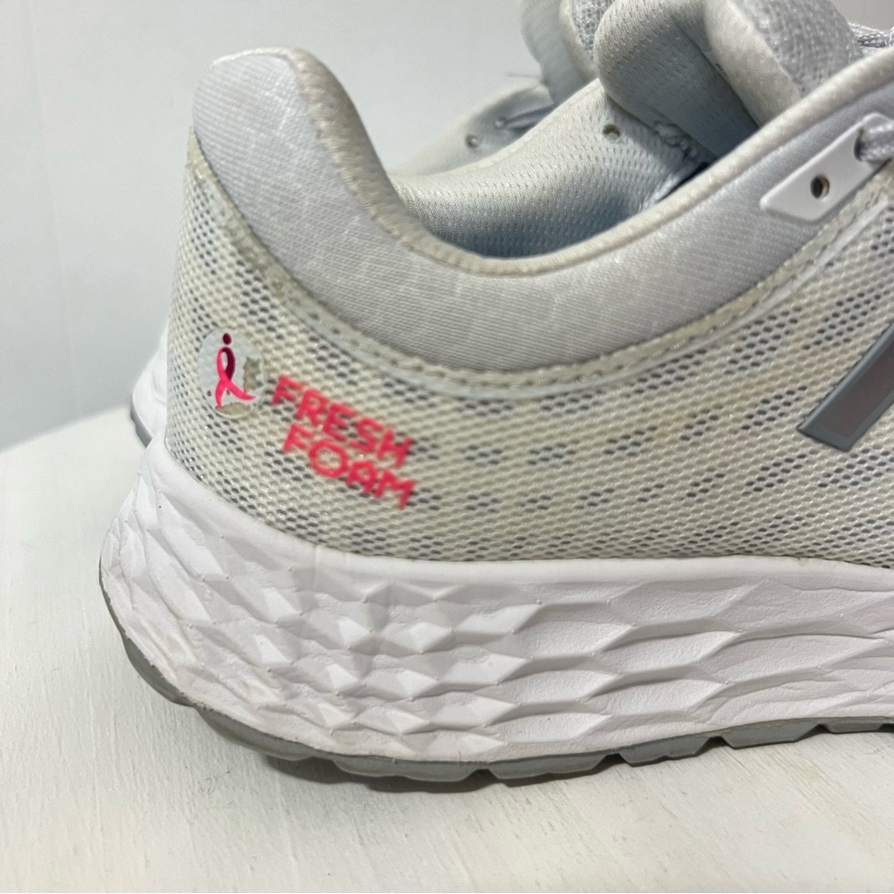 New Balance Fresh Foam Women's White Gray Running Athletic Sneakers Size 9.5 - Picture 5 of 15